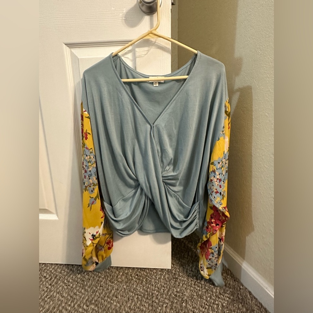 Women’s Twist-Front Floral Sleeve Top - Sage and Yellow
